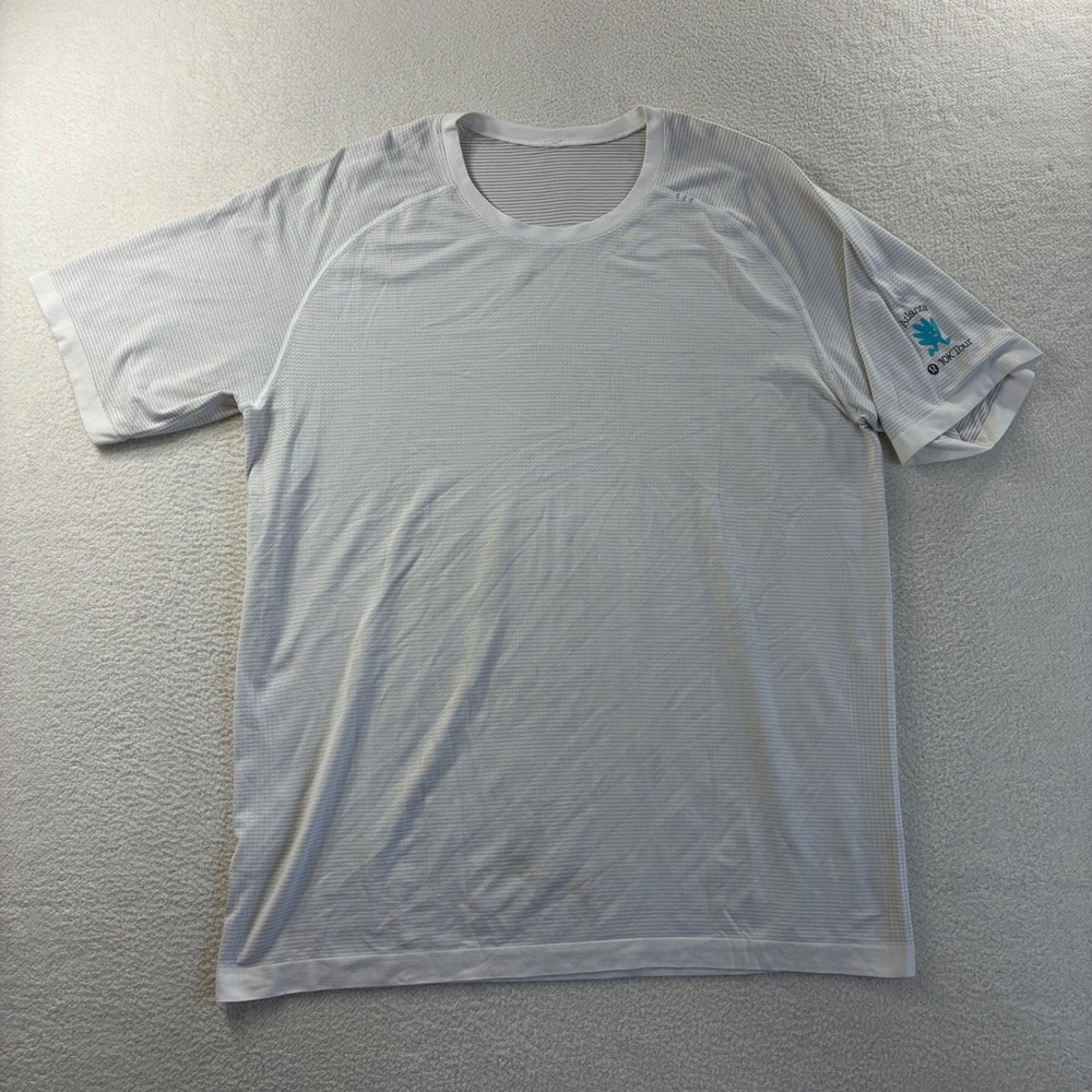 Lululemon Metal Vent Tech Shirt Mens 2XL White Atlanta 10K Tour Race Running